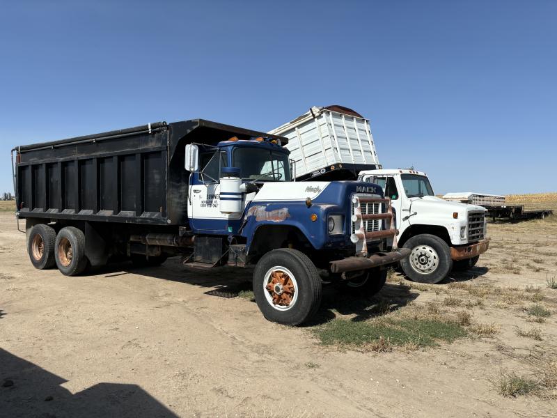 1980 Mack R700 Dump Truck